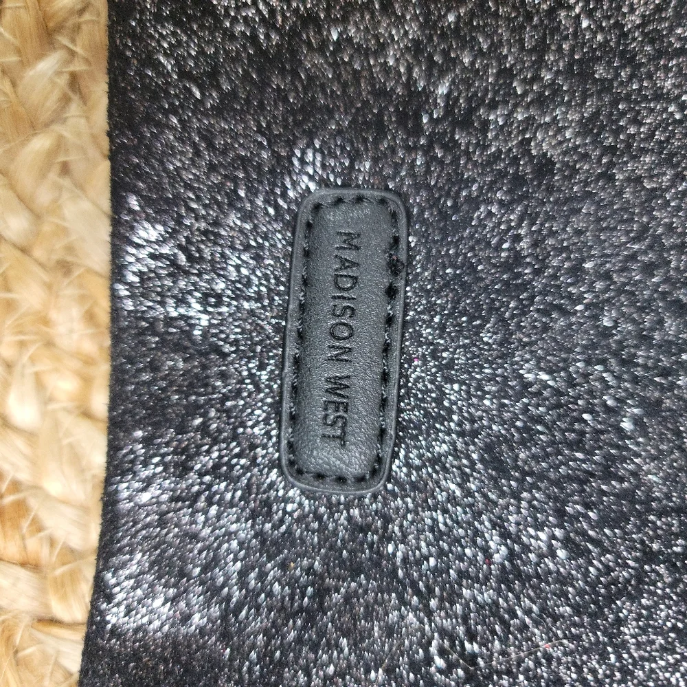 MADISON WEST VEGAN LEATHER METALLIC WRISTLET - Picture 11 of 11